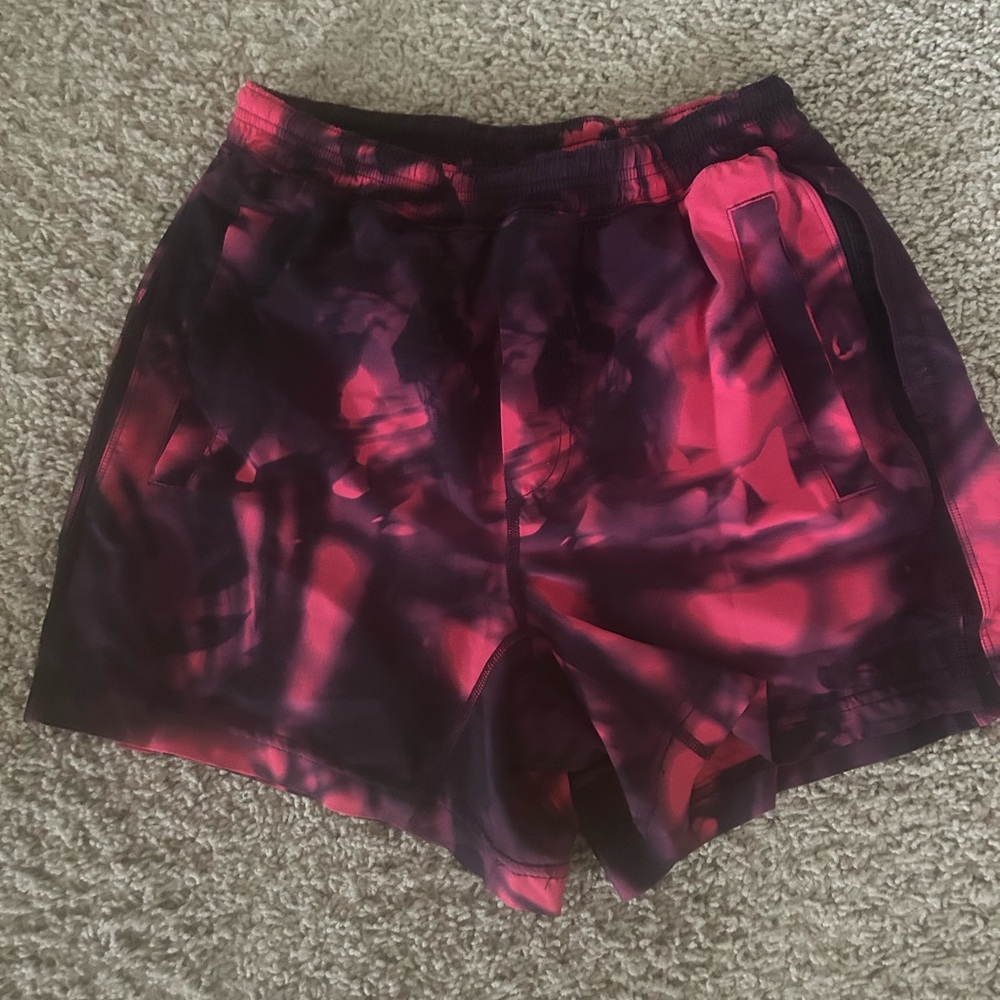 Lululemon Athletica Men's Pink and Black Athletic Shorts, lined